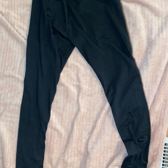 Bundle of black leggings, forever 21, kohl's and Marshall's - Picture 3 of 5